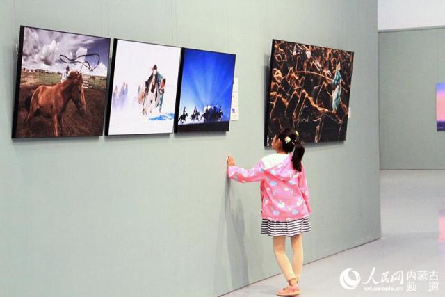 駿馬奔騰映文脈——&lsquo;弘揚蒙古馬精神&rsquo;文藝精品創作工程系列作品展與文化經紀服務新維度